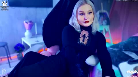 Snapshot of wounded_goddess chatting on February 3, 6:40 am Goddess Sophy online show from February 3, 6:40 am