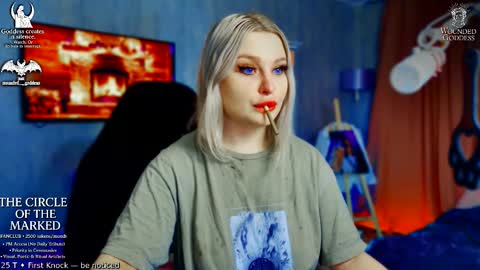 Snapshot of wounded_goddess chatting on February 8, 6:17 am Goddess Sophy online show from February 8, 6:17 am