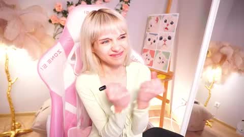 wow_angel online show from May 8, 5:35 am