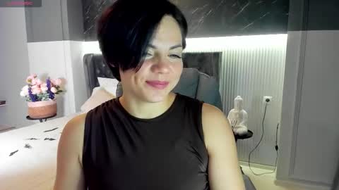 Snapshot of wow_maya chatting on October 31, 12:33 am Maya online show from October 31, 12:33 am