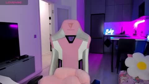 Emi online show from March 16, 5:02 am