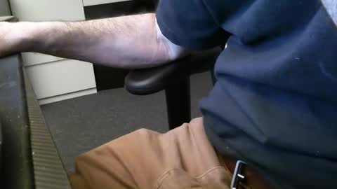 Snapshot of wrangleat0r chatting on December 21, 1:46 am wrangleat0r online show from December 21, 1:46 am