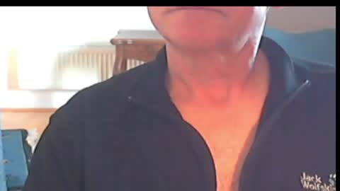 Snapshot of wuki123 chatting on April 9, 4:12 pm Wuki online show from April 9, 4:12 pm