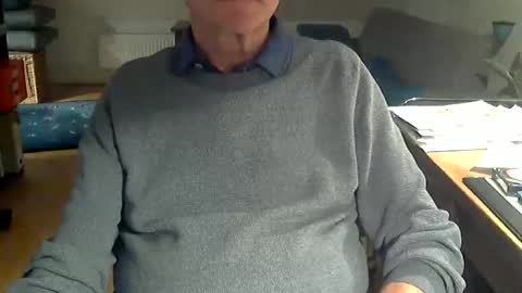 Snapshot of wuki123 chatting on May 1, 7:40 pm Wuki online show from May 1, 7:40 pm