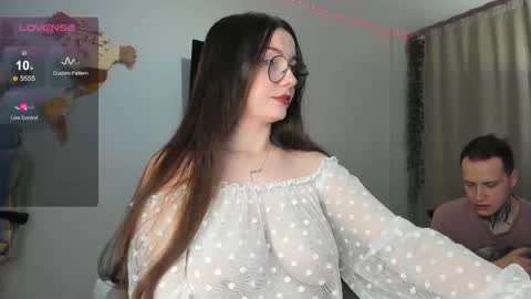 Snapshot of wwow_meow chatting on December 21, 12:45 pm Eric and Christine 3 online show from December 21, 12:45 pm