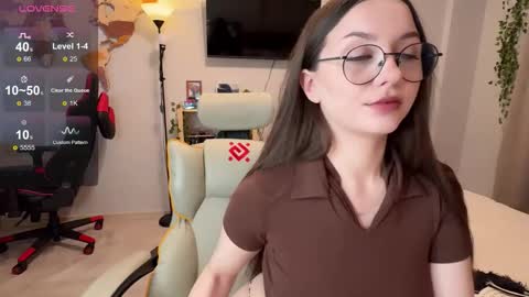 Snapshot of wwow_meow chatting on February 8, 11:57 am Eric and Christine 3 online show from February 8, 11:57 am