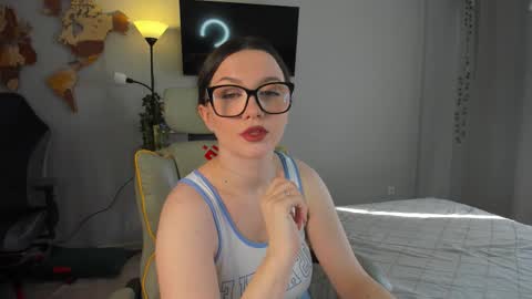 Snapshot of wwow_meow chatting on March 15, 7:47 am Eric and Christine 3 online show from March 15, 7:47 am