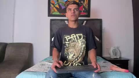 Snapshot of wyatt_2 chatting on October 26, 12:55 pm wyatt online show from October 26, 12:55 pm