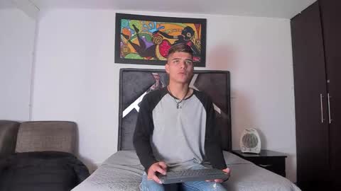 Snapshot of wyatt_2 chatting on October 28, 12:30 pm wyatt online show from October 28, 12:30 pm