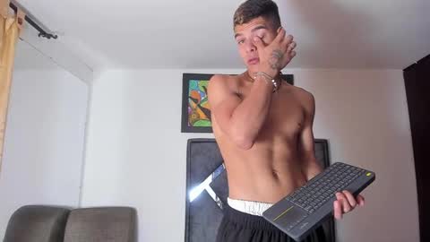 Snapshot of wyatt_2 chatting on October 30, 12:17 pm wyatt online show from October 30, 12:17 pm