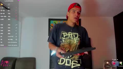 Snapshot of wyatt_2 chatting on November 3, 12:39 pm wyatt online show from November 3, 12:39 pm