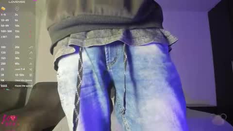 Snapshot of wyatt_2 chatting on November 6, 12:17 pm wyatt online show from November 6, 12:17 pm