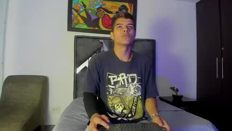 Snapshot of wyatt_2 chatting on November 11, 12:16 pm wyatt online show from November 11, 12:16 pm