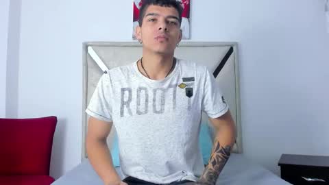 Snapshot of wyatt_2 chatting on December 4, 12:03 pm wyatt online show from December 4, 12:03 pm