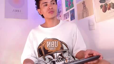 Snapshot of wyatt_444 chatting on December 6, 9:24 pm wyatt online show from December 6, 9:24 pm