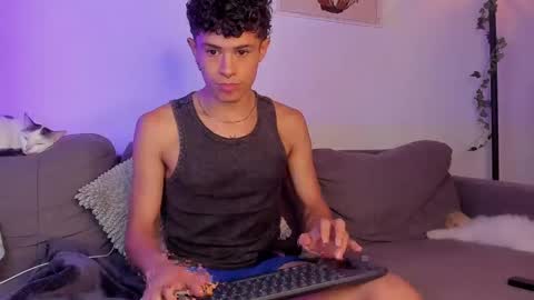 Snapshot of wyatt_444 chatting on January 5, 5:20 pm wyatt online show from January 5, 5:20 pm