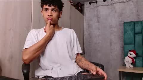 Snapshot of wyatt_444 chatting on January 10, 2:46 am wyatt online show from January 10, 2:46 am