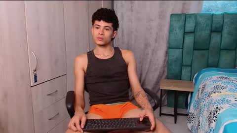 Snapshot of wyatt_444 chatting on January 10, 10:25 pm wyatt online show from January 10, 10:25 pm