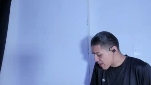 wyatt_smith71 online show from April 28, 6:02 pm