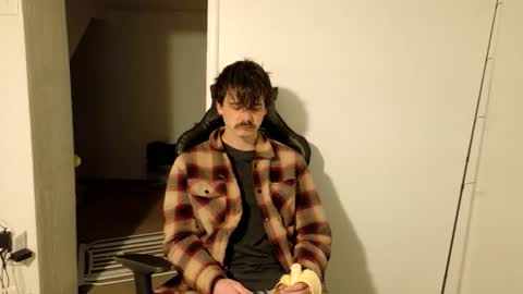 Wyatt online show from April 30, 6:03 pm