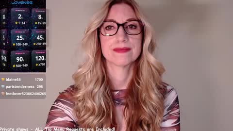 Snapshot of wynfreya chatting on March 14, 11:10 pm Wyn online show from March 14, 11:10 pm