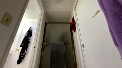 Snapshot of wynterheat chatting on February 10, 9:58 am Wynter Heat online show from February 10, 9:58 am