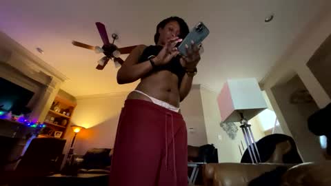 Snapshot of wynterheat chatting on March 8, 8:03 pm Wynter Heat online show from March 8, 8:03 pm