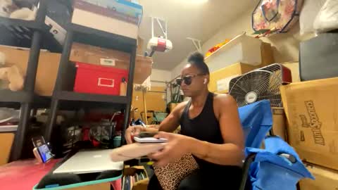 Snapshot of wynterheat chatting on November 16, 9:53 pm Wynter Heat online show from November 16, 9:53 pm