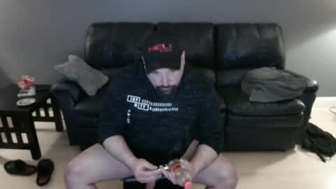 Snapshot of x69xsmilyx69x chatting on March 5, 5:40 am Kevin online show from March 5, 5:40 am