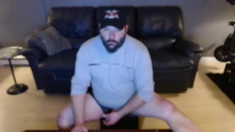 Snapshot of x69xsmilyx69x chatting on October 27, 1:42 am Kevin online show from October 27, 1:42 am