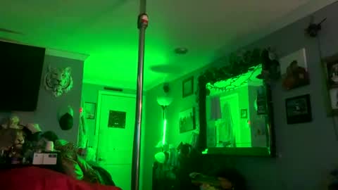 Snapshot of x7i3zuvfcwxym8naezgb chatting on November 17, 5:41 pm Whatyouwantbest online show from November 17, 5:41 pm