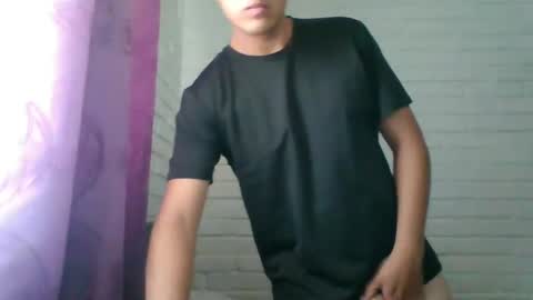 Snapshot of x_andrescam chatting on February 27, 7:04 pm x_andrescam online show from February 27, 7:04 pm