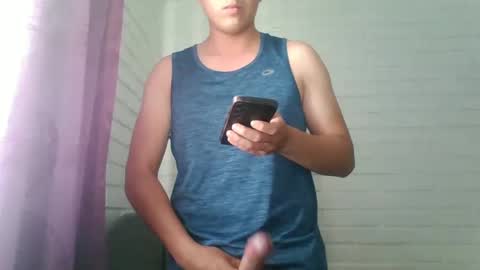 Snapshot of x_andrescam chatting on March 4, 9:32 pm x_andrescam online show from March 4, 9:32 pm