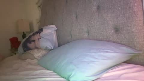 Snapshot of x_dreamgirl_x chatting on September 21, 1:18 am Mariah online show from September 21, 1:18 am