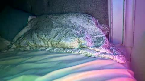 Snapshot of x_dreamgirl_x chatting on October 26, 1:55 am Mariah online show from October 26, 1:55 am