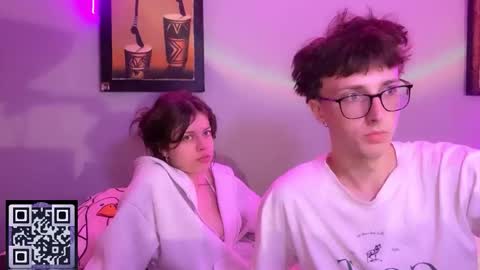 Philipp and Este online show from September 17, 5:09 am