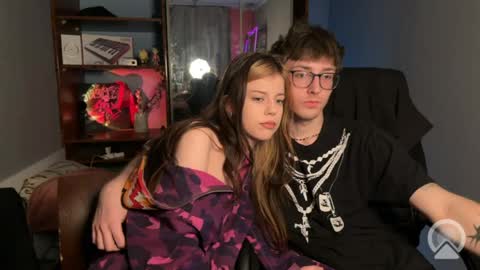 Snapshot of x_files_t chatting on April 1, 10:40 pm Philipp and Este online show from April 1, 10:40 pm