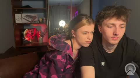 Snapshot of x_files_t chatting on April 4, 2:54 am Philipp and Este online show from April 4, 2:54 am