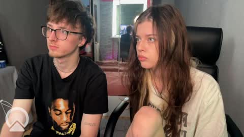 Philipp and Este online show from May 2, 4:28 am