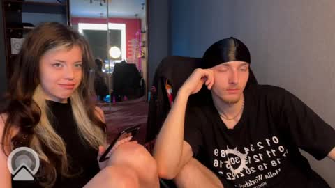 Philipp and Este online show from May 25, 9:15 am