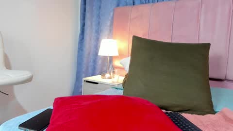 x_milu online show from January 20, 1:18 am