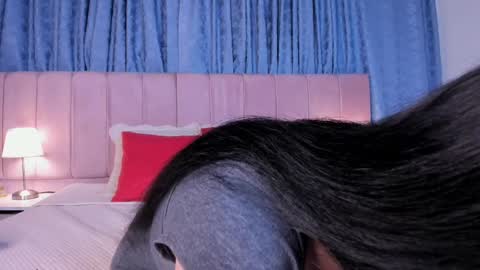 x_milu online show from February 22, 5:57 pm