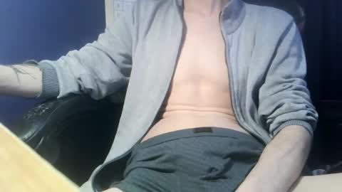 Snapshot of x_patri_x chatting on October 25, 2:13 pm x_patri_x online show from October 25, 2:13 pm