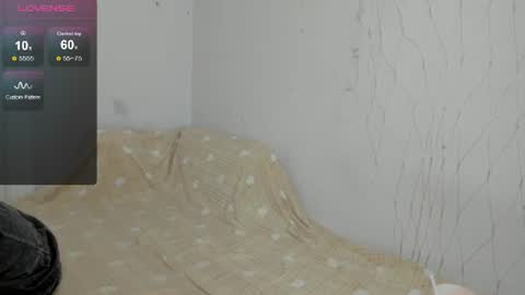 Snapshot of x_purr_agatha_x chatting on July 27, 3:02 am Agatha online show from July 27, 3:02 am