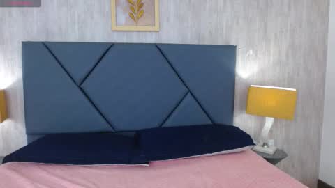 Snapshot of xaander_ chatting on November 5, 4:01 am aurora online show from November 5, 4:01 am