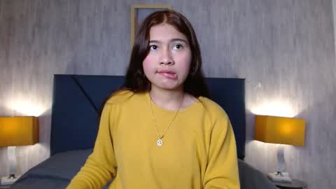 Snapshot of xaander_ chatting on December 4, 3:05 am aurora online show from December 4, 3:05 am