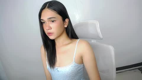 Snapshot of xairah_doux chatting on June 4, 2:28 am xairah_doux online show from June 4, 2:28 am
