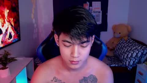 Snapshot of xaldrian_destroyer chatting on December 14, 9:40 am Prince Aldrian online show from December 14, 9:40 am