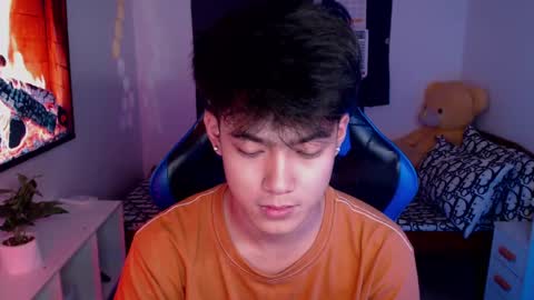 Snapshot of xaldrian_destroyer chatting on December 25, 12:37 pm Prince Aldrian online show from December 25, 12:37 pm