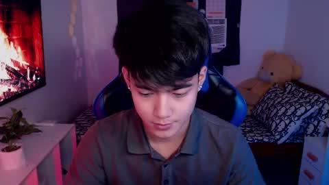 Snapshot of xaldrian_destroyer chatting on December 26, 9:11 am Prince Aldrian online show from December 26, 9:11 am